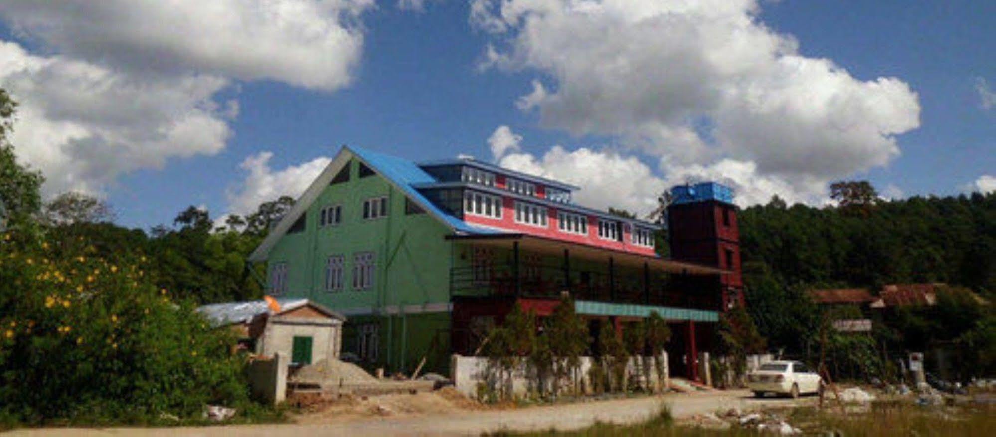 Railroad Hotel Кало Экстерьер фото