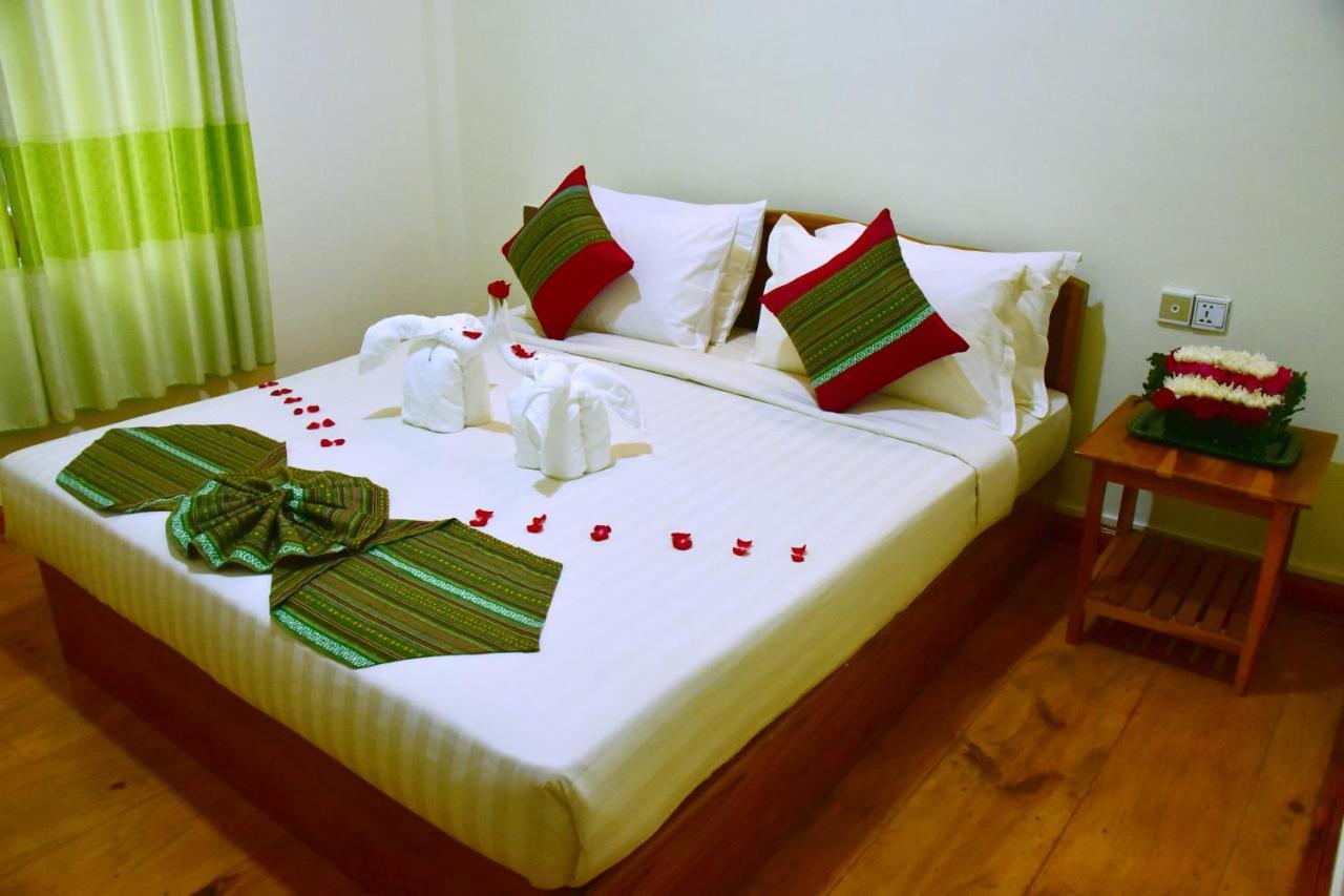 Railroad Hotel Кало Экстерьер фото